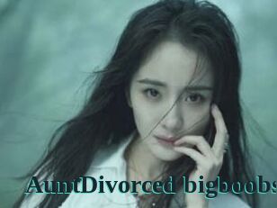 AuntDivorced_bigboobs
