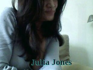 Julia_Jones