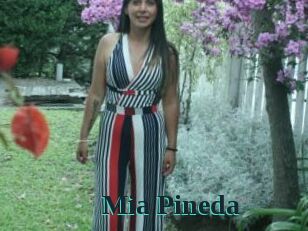 Mia_Pineda