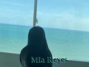 Mia_Reyes