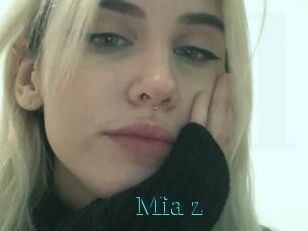 Mia_z