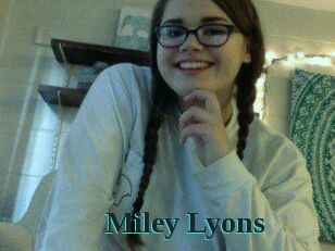 Miley_Lyons