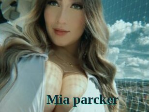 Mia_parcker