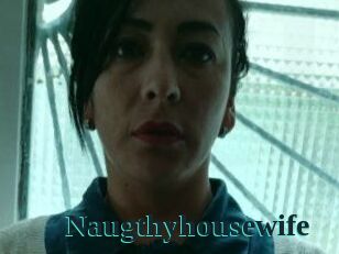 Naugthy_housewife