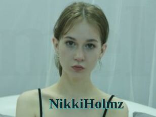 NikkiHolmz