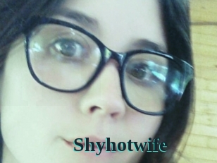 Shyhotwife